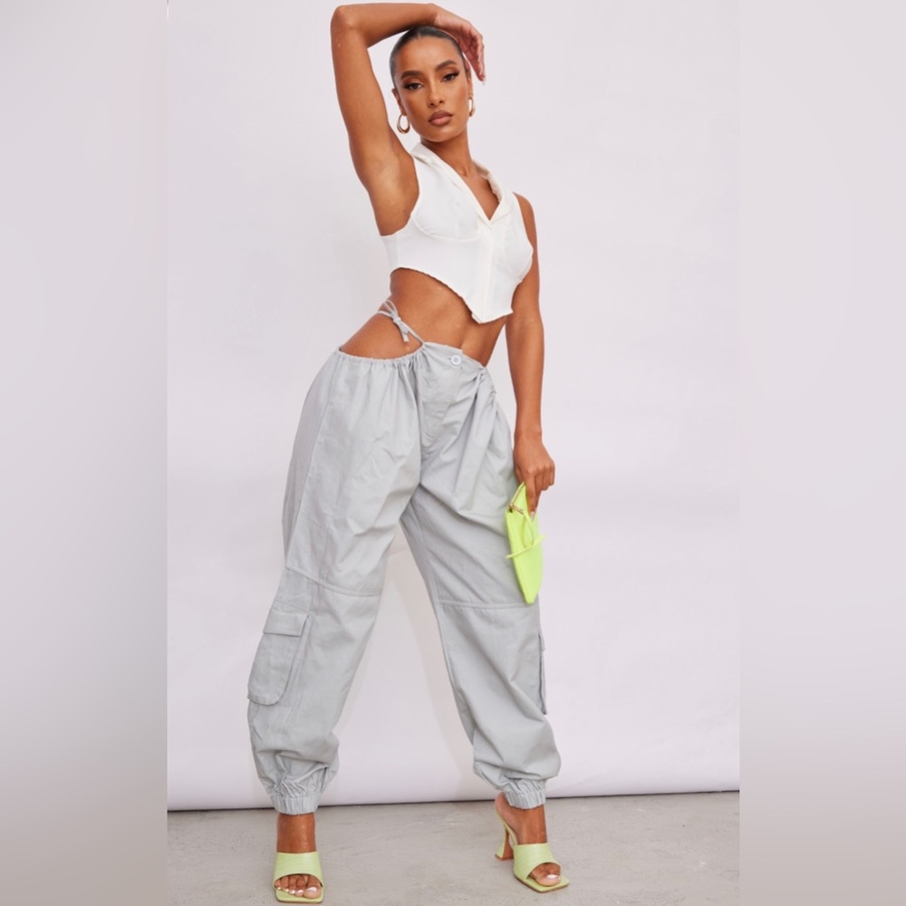 PrettyLittleThing Cargo Pants - Picture 4 of 5